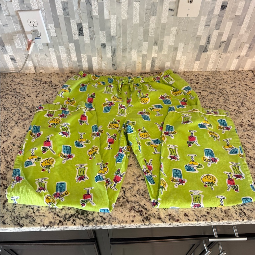 The Company Store 100% Cotton Lime Green Tropical Print Pajamas - Picture 9 of 12